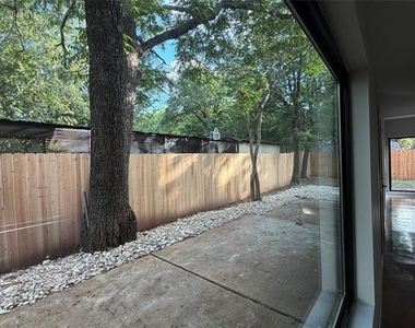 957 Woods Avenue - Photo Thumbnail 23
