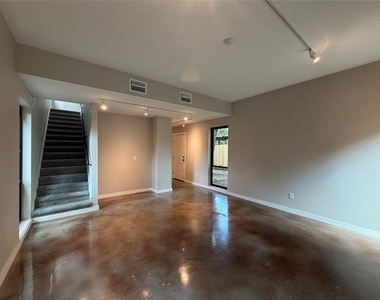 957 Woods Avenue - Photo Thumbnail 9