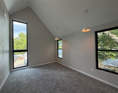 957 Woods Avenue - Photo Thumbnail 15