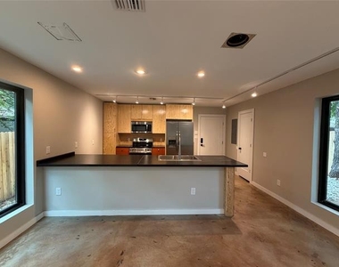 957 Woods Avenue - Photo Thumbnail 1