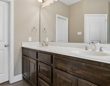 15424 Bluffdale Drive - Photo Thumbnail 14