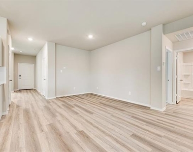 16521 Hudson Prairie Way - Photo Thumbnail 7