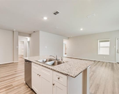 16521 Hudson Prairie Way - Photo Thumbnail 9