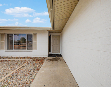4401 S Rita Lane - Photo Thumbnail 4