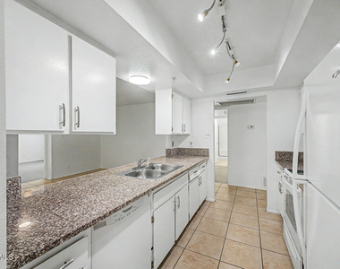 4401 S Rita Lane - Photo Thumbnail 10