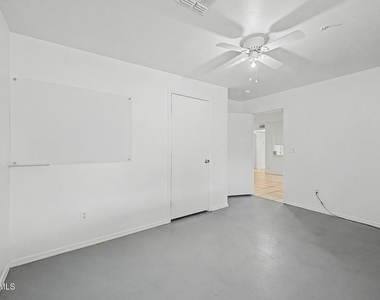 4401 S Rita Lane - Photo Thumbnail 26