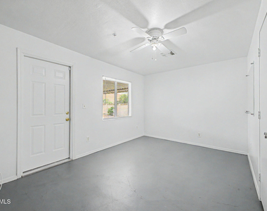 4401 S Rita Lane - Photo Thumbnail 25