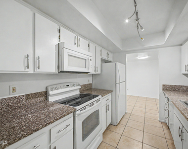 4401 S Rita Lane - Photo Thumbnail 11