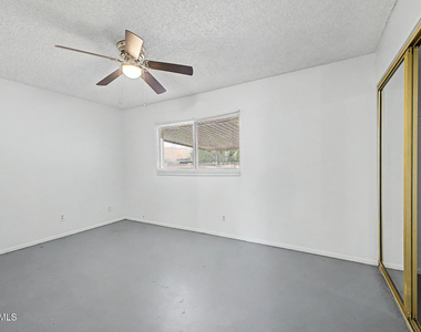 4401 S Rita Lane - Photo Thumbnail 23