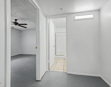4401 S Rita Lane - Photo Thumbnail 15