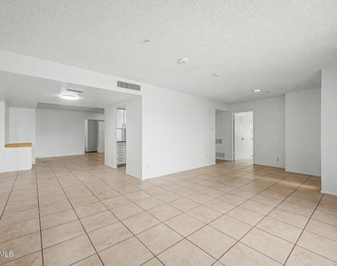 4401 S Rita Lane - Photo Thumbnail 7
