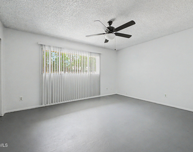 4401 S Rita Lane - Photo Thumbnail 12