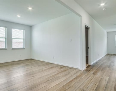 1228 Almond Road - Photo Thumbnail 12