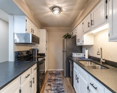47 Shady Brook Circle - Photo Thumbnail 12