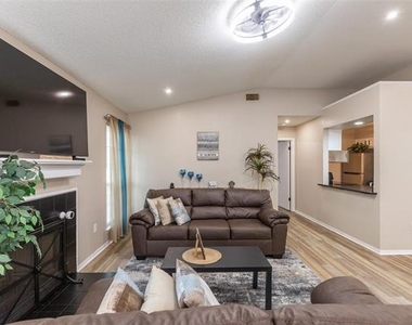 47 Shady Brook Circle - Photo Thumbnail 6