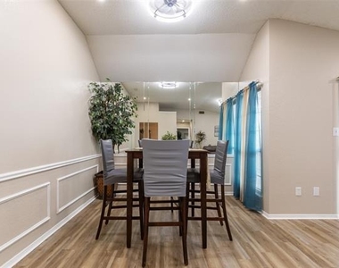 47 Shady Brook Circle - Photo Thumbnail 9