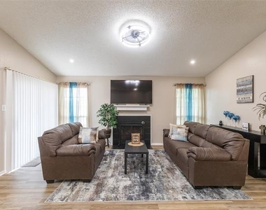 47 Shady Brook Circle - Photo Thumbnail 5