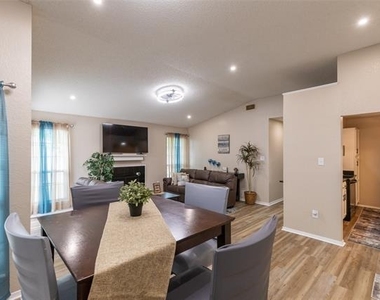 47 Shady Brook Circle - Photo Thumbnail 13