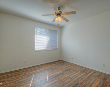 7009 E Acoma Drive - Photo Thumbnail 8