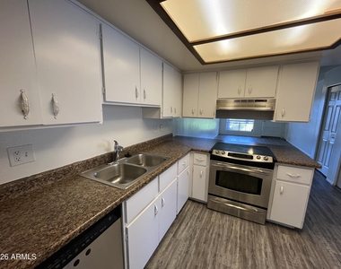 3034 E Cicero Street - Photo Thumbnail 13