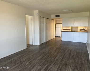 3034 E Cicero Street - Photo Thumbnail 4