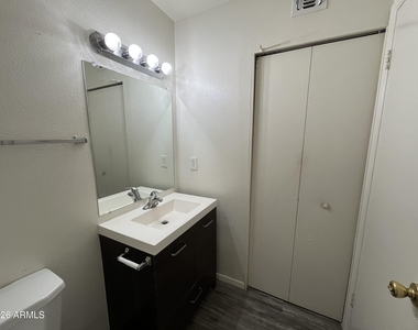 3034 E Cicero Street - Photo Thumbnail 9