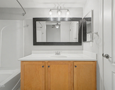 2233 E Huntington Drive - Photo Thumbnail 21
