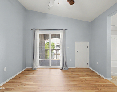 2233 E Huntington Drive - Photo Thumbnail 18