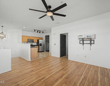 2233 E Huntington Drive - Photo Thumbnail 7