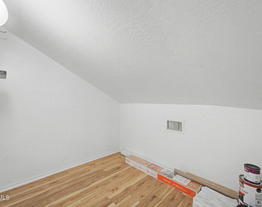 2233 E Huntington Drive - Photo Thumbnail 24