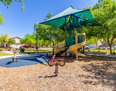 2233 E Huntington Drive - Photo Thumbnail 31
