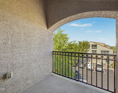 2233 E Huntington Drive - Photo Thumbnail 28