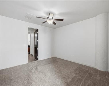 2600 W 7th Street - Photo Thumbnail 12