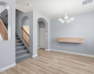115 W Mountain Sage Drive - Photo Thumbnail 8