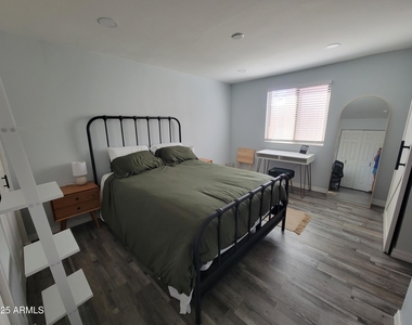 3314 N 68th Street - Photo Thumbnail 2