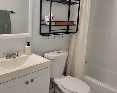 3314 N 68th Street - Photo Thumbnail 3