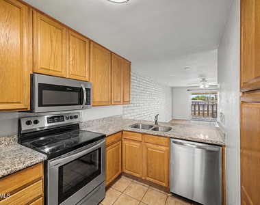 4354 N 82nd Street - Photo Thumbnail 5