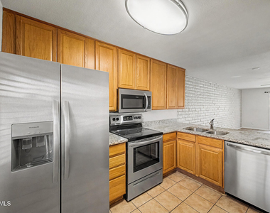 4354 N 82nd Street - Photo Thumbnail 8