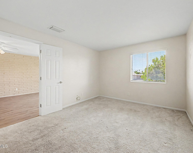 4354 N 82nd Street - Photo Thumbnail 11