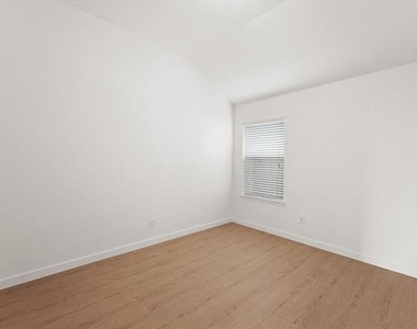 1201 Telese Court - Photo Thumbnail 23