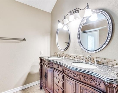 310 Barclay Avenue - Photo Thumbnail 19