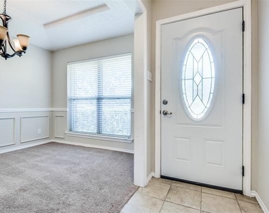 310 Barclay Avenue - Photo Thumbnail 3