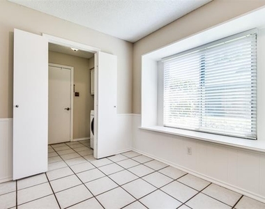310 Barclay Avenue - Photo Thumbnail 15