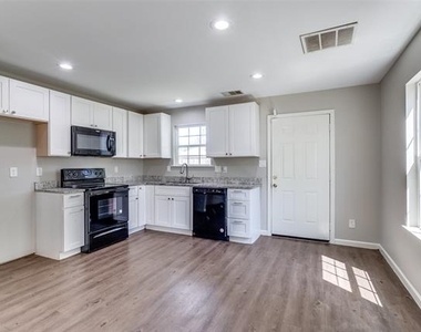 1306 Foley Street - Photo Thumbnail 7