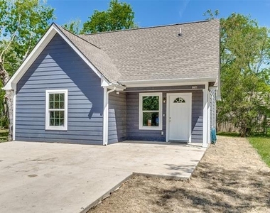 1306 Foley Street - Photo Thumbnail 23