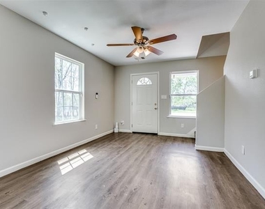 1306 Foley Street - Photo Thumbnail 4