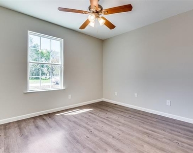 1306 Foley Street - Photo Thumbnail 19