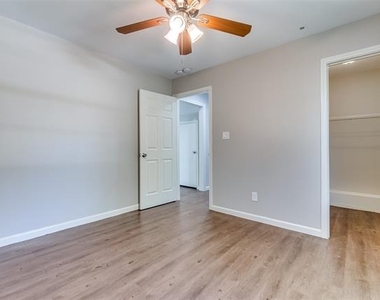 1306 Foley Street - Photo Thumbnail 16