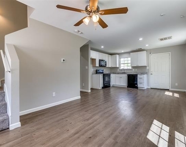1306 Foley Street - Photo Thumbnail 6