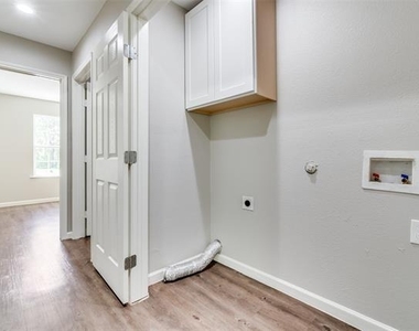 1306 Foley Street - Photo Thumbnail 21